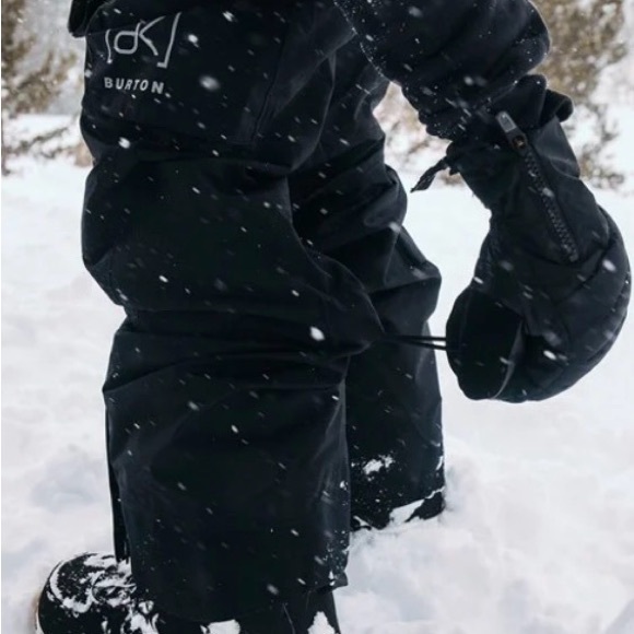 Burton Kimmy AK GoreTex Black Bibs-Women’s Small - Picture 5 of 16